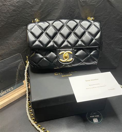 chanel vip gift bag real or fake|chanel bag without logo.